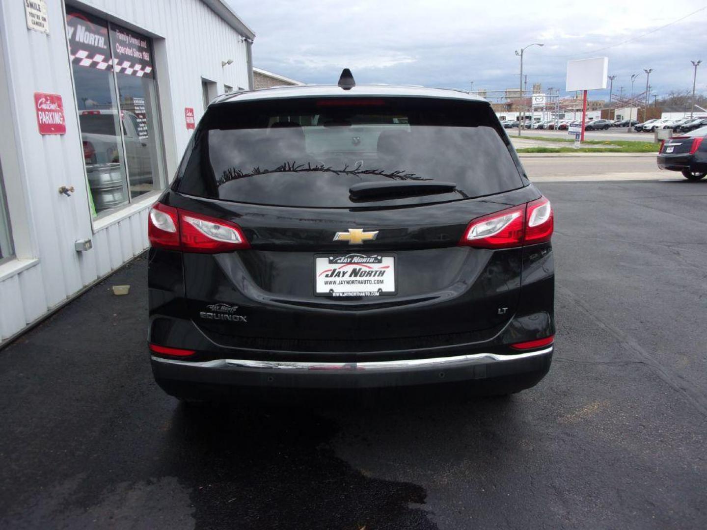 2020 BLACK CHEVROLET EQUINOX LT (2GNAXJEV1L6) with an 1.5L engine, Automatic transmission, located at 501 E. Columbia St., Springfield, OH, 45503, (800) 262-7122, 39.925262, -83.801796 - Photo#4