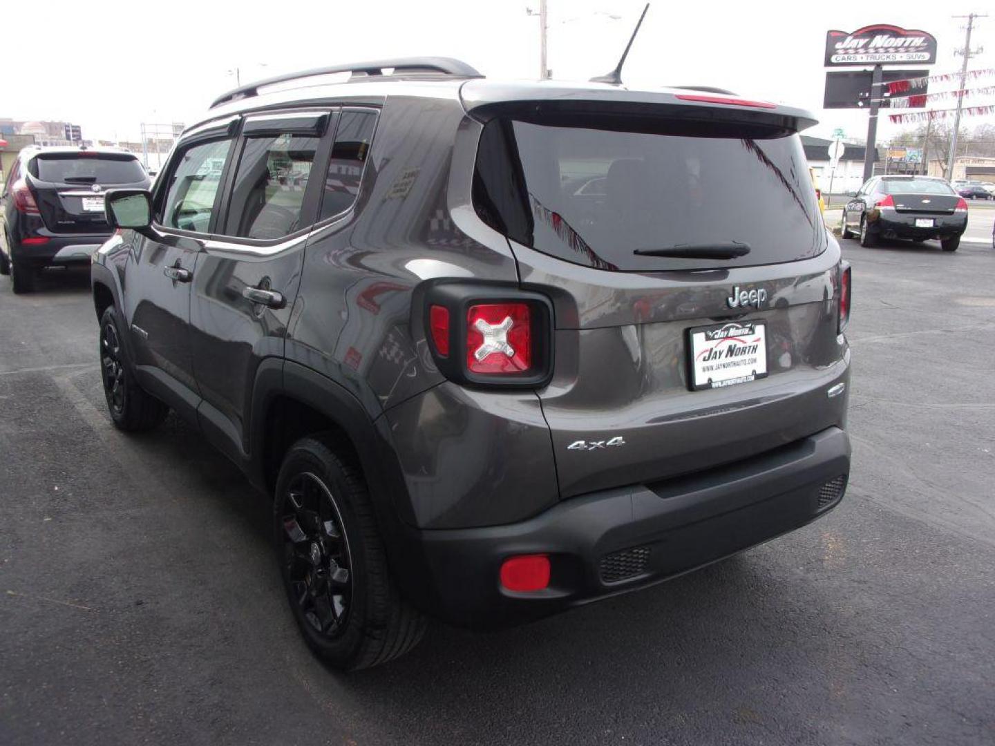 2016 GRAY JEEP RENEGADE LATITUDE (ZACCJBBTXGP) with an 2.4L engine, Automatic transmission, located at 501 E. Columbia St., Springfield, OH, 45503, (800) 262-7122, 39.925262, -83.801796 - Photo#5