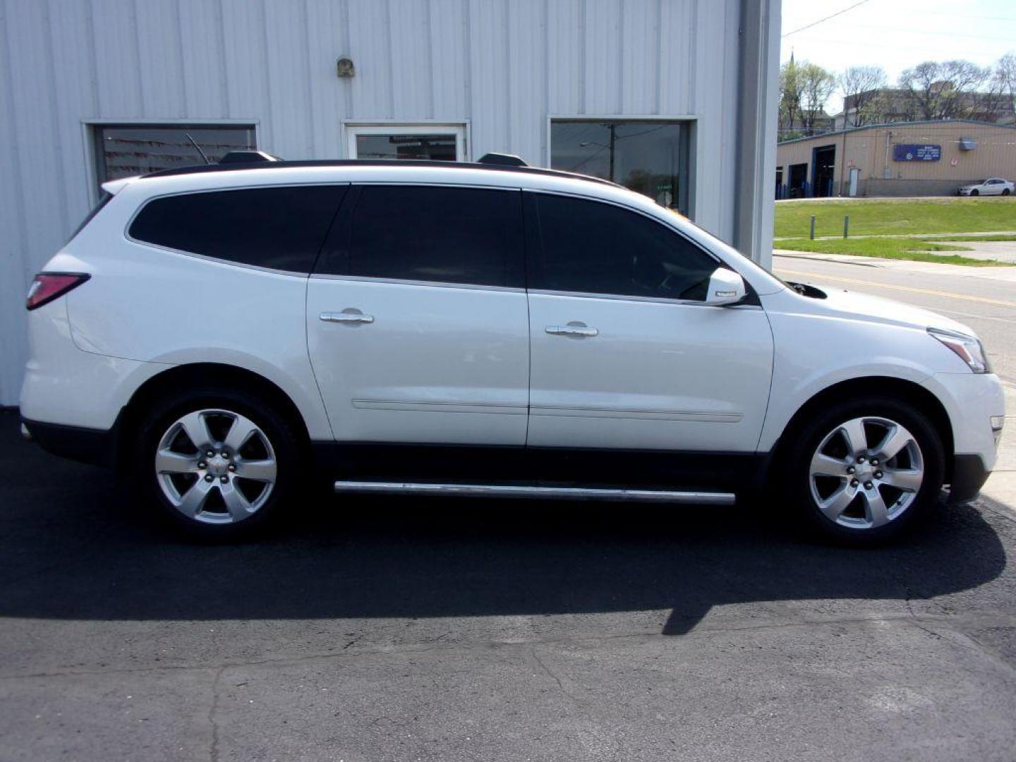 2017 WHITE CHEVROLET TRAVERSE PREMIER (1GNKVJKD4HJ) with an 3.6L engine, Automatic transmission, located at 501 E. Columbia St., Springfield, OH, 45503, (800) 262-7122, 39.925262, -83.801796 - ***Clean Carfax***LOADED***Heated and Cooled Leather Seating***AWD***3RD Row seating***PREMIER***Serviced and Detailed*** Jay North Auto has offered hand picked vehicles since 1965! Our customer's enjoy a NO pressure buying experience with a small town feel. All of our vehicles get fully inspect - Photo#0