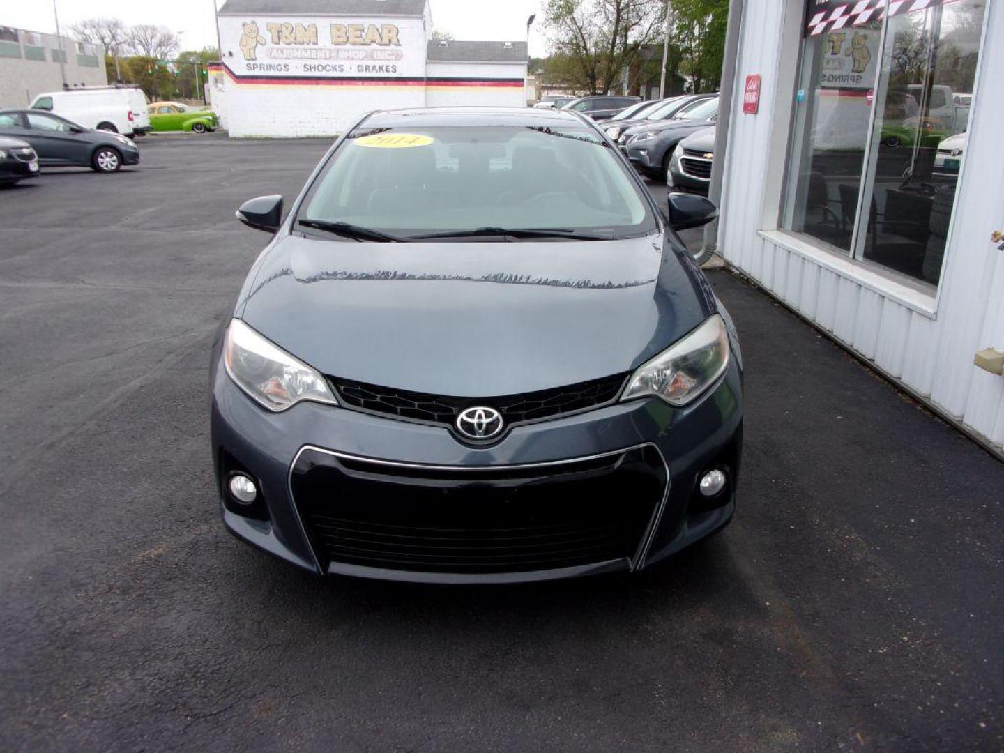 2014 GRAY TOYOTA COROLLA S PLUS (2T1BURHEXEC) with an 1.8L engine, Automatic transmission, located at 501 E. Columbia St., Springfield, OH, 45503, (800) 262-7122, 39.925262, -83.801796 - ***Clean Carfax***S Plus***Sunroof***New Front and Rear Pads and Rotors***Serviced and Detailed*** Jay North Auto has offered hand picked vehicles since 1965! Our customer's enjoy a NO pressure buying experience with a small town feel. All of our vehicles get fully inspected and detailed. We are - Photo#1