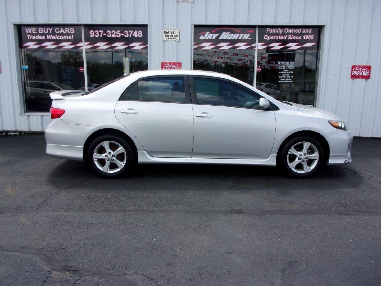 2013 SILVER TOYOTA COROLLA S (2T1BU4EE5DC) with an 1.8L engine, Automatic transmission, located at 501 E. Columbia St., Springfield, OH, 45503, (800) 262-7122, 39.925262, -83.801796 - Photo#0