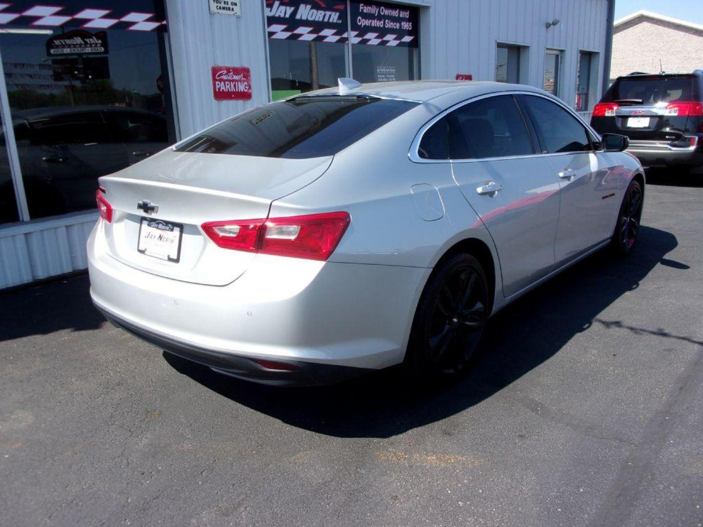 2018 SILVER CHEVROLET MALIBU LT (1G1ZD5ST5JF) with an 1.5L engine, Automatic transmission, located at 501 E. Columbia St., Springfield, OH, 45503, (800) 262-7122, 39.925262, -83.801796 - Photo#3