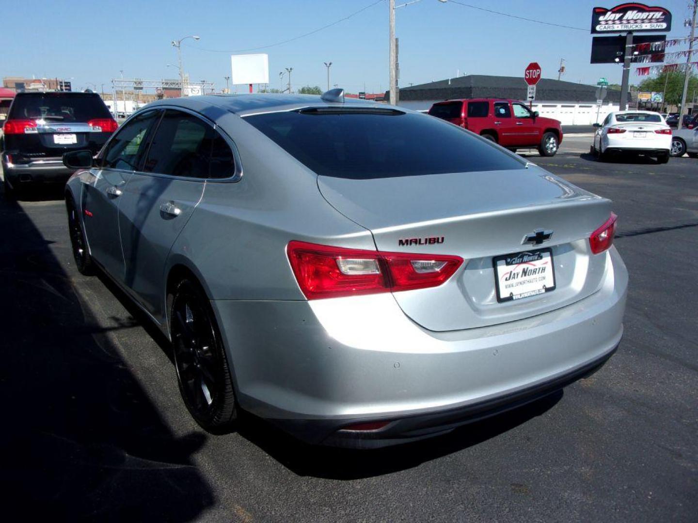 2018 SILVER CHEVROLET MALIBU LT (1G1ZD5ST5JF) with an 1.5L engine, Automatic transmission, located at 501 E. Columbia St., Springfield, OH, 45503, (800) 262-7122, 39.925262, -83.801796 - Photo#5