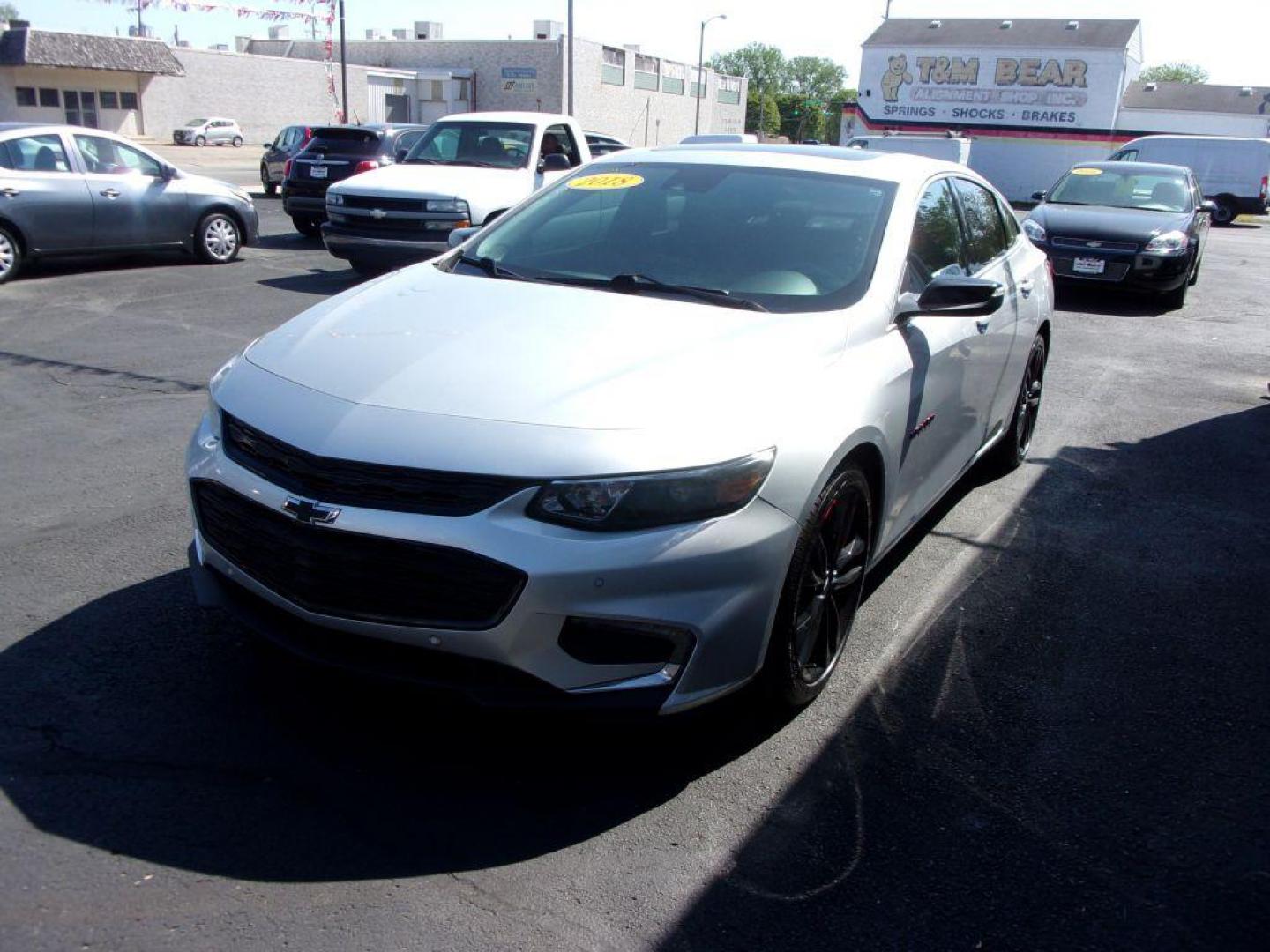 2018 SILVER CHEVROLET MALIBU LT (1G1ZD5ST5JF) with an 1.5L engine, Automatic transmission, located at 501 E. Columbia St., Springfield, OH, 45503, (800) 262-7122, 39.925262, -83.801796 - Photo#6