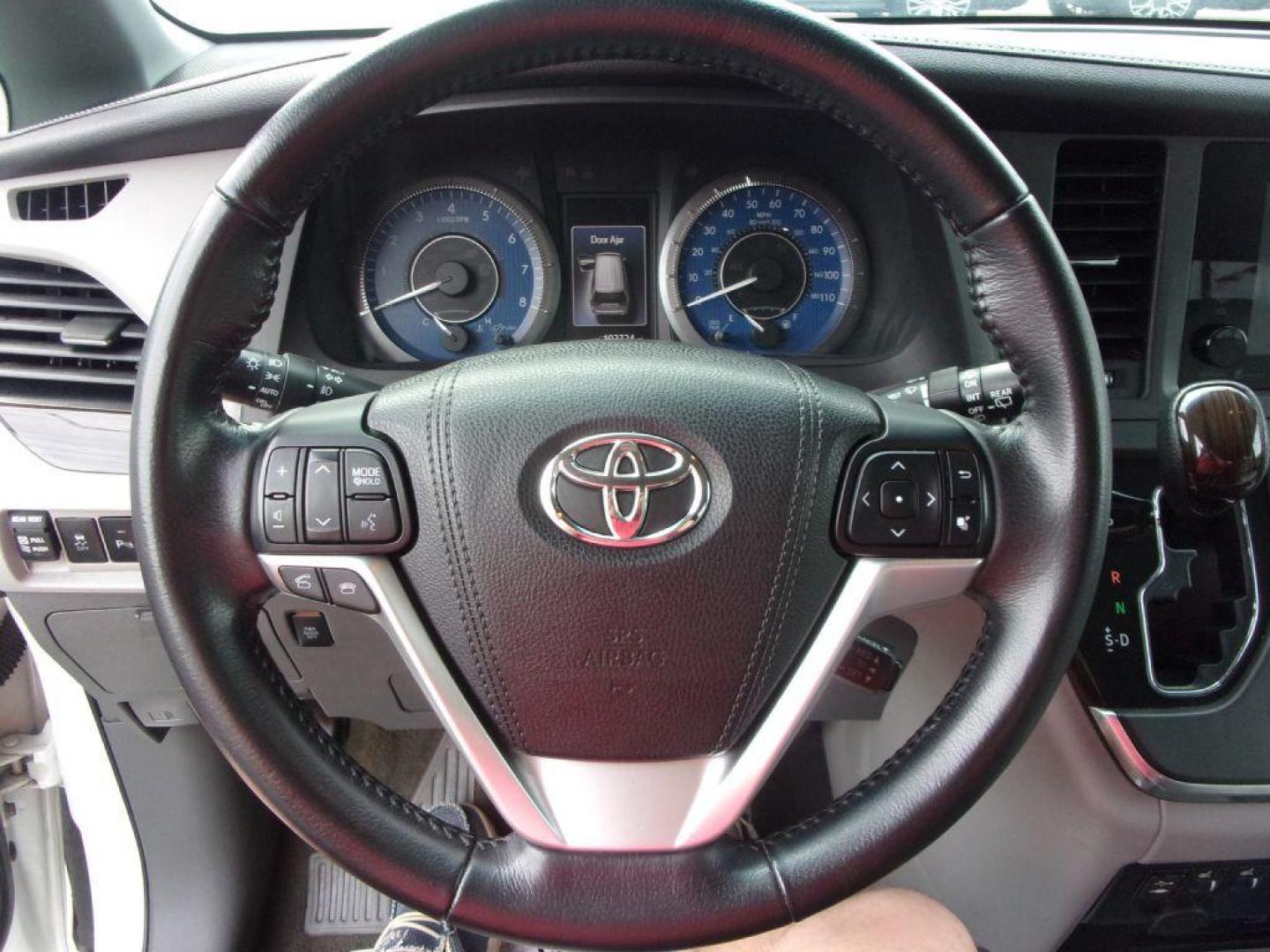 2016 WHITE TOYOTA SIENNA XLE AAS (5TDYK3DC3GS) with an 3.5L engine, Automatic transmission, located at 501 E. Columbia St., Springfield, OH, 45503, (800) 262-7122, 39.925262, -83.801796 - *** Toyota Mobility Auto Access Seat *** XLE AAS *** V6 *** Serviced and Detailed *** Here is a link on how the AAS seat works https://www.youtube.com/watch?v=6floHDw2zmk Jay North Auto has offered hand picked vehicles since 1965! Our customer's enjoy a NO pressure buying experience with a s - Photo#10