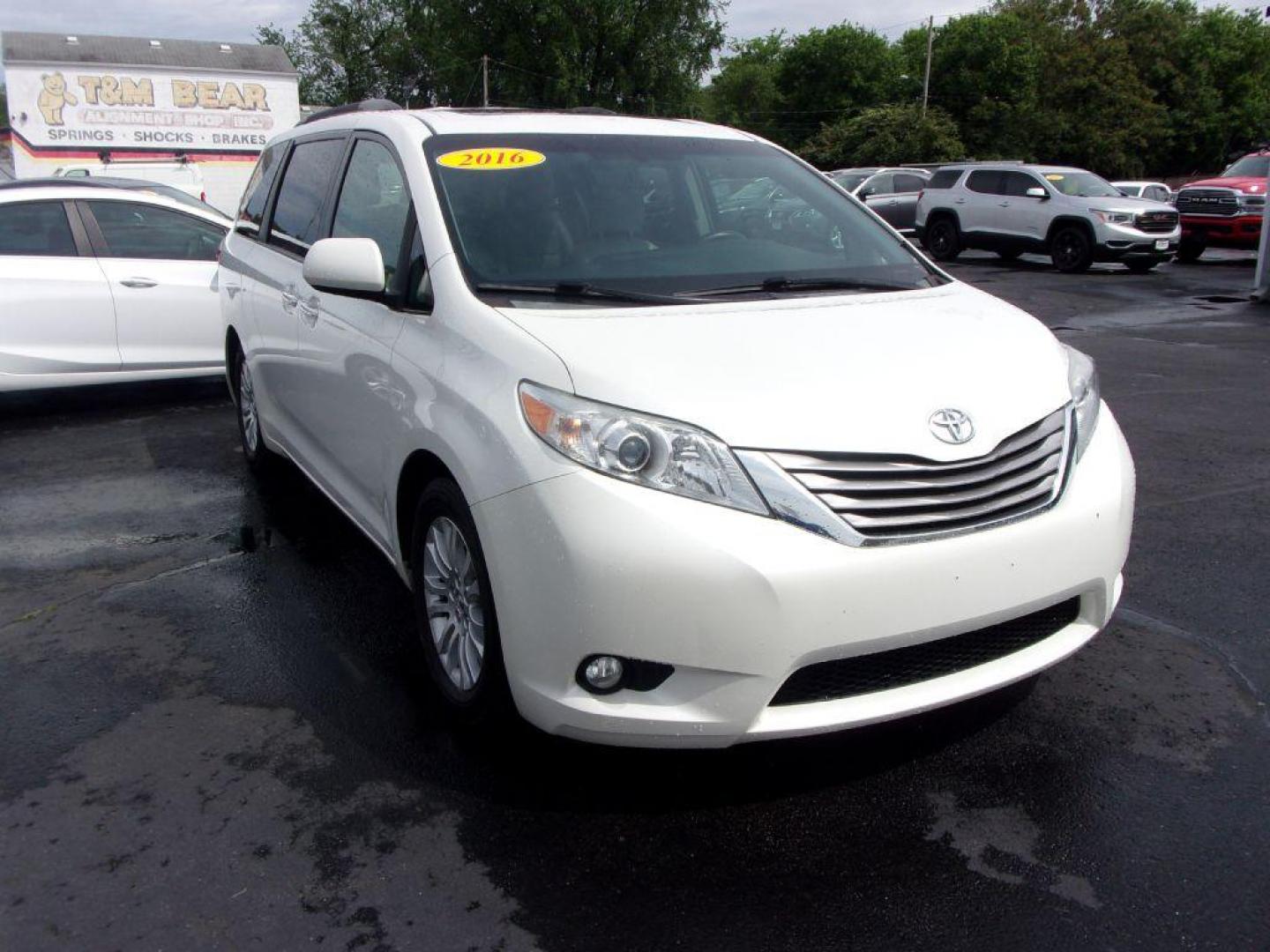 2016 WHITE TOYOTA SIENNA XLE AAS (5TDYK3DC3GS) with an 3.5L engine, Automatic transmission, located at 501 E. Columbia St., Springfield, OH, 45503, (800) 262-7122, 39.925262, -83.801796 - *** Toyota Mobility Auto Access Seat *** XLE AAS *** V6 *** Serviced and Detailed *** Here is a link on how the AAS seat works https://www.youtube.com/watch?v=6floHDw2zmk Jay North Auto has offered hand picked vehicles since 1965! Our customer's enjoy a NO pressure buying experience with a s - Photo#2