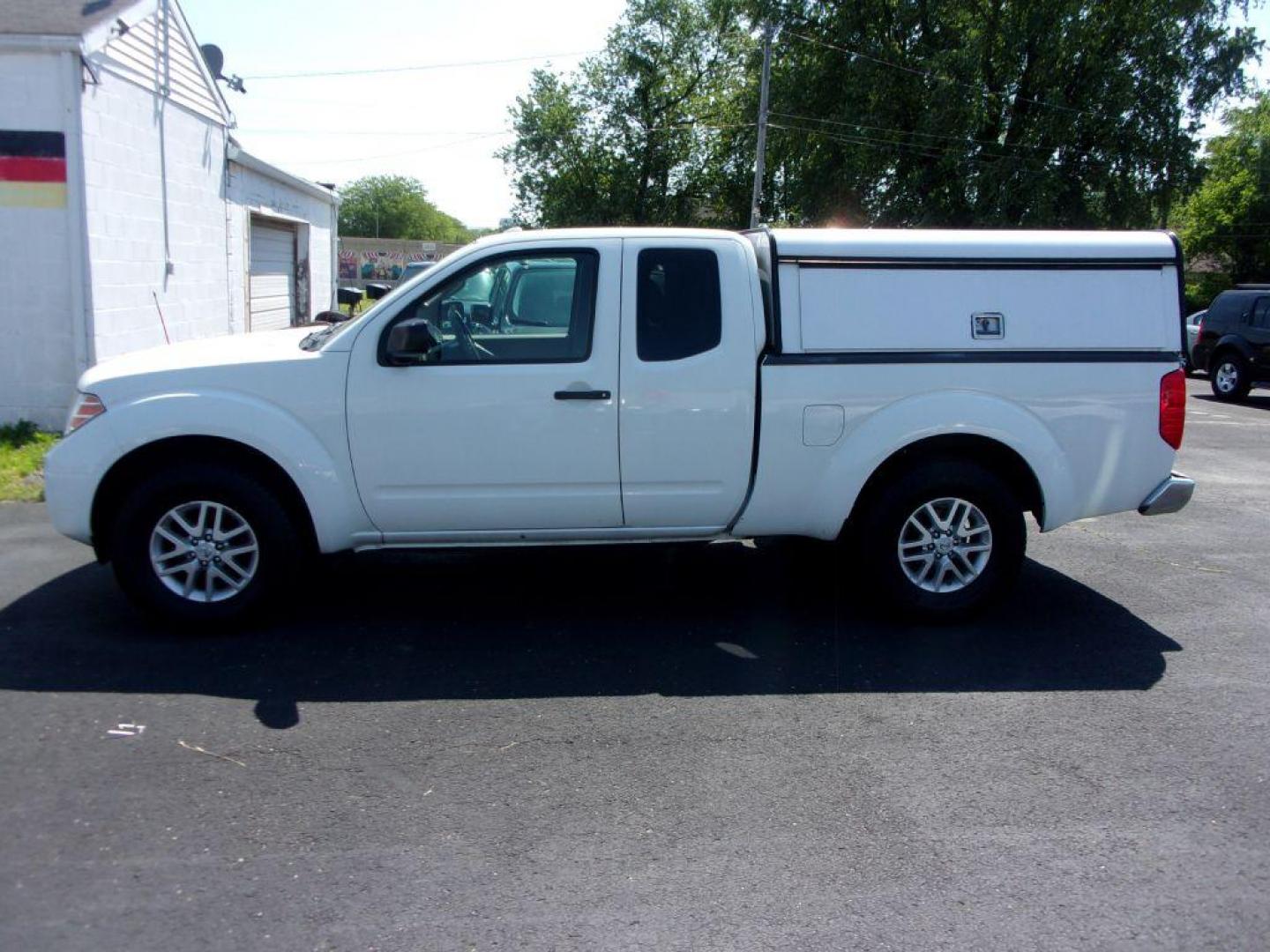 2015 WHITE NISSAN FRONTIER SV (1N6AD0CWXFN) with an 4.0L engine, Automatic transmission, located at 501 E. Columbia St., Springfield, OH, 45503, (800) 262-7122, 39.925262, -83.801796 - ***46 Service Records on Carfax***SV***4X4***Serviced and Detailed*** Jay North Auto has offered hand picked vehicles since 1965! Our customer's enjoy a NO pressure buying experience with a small town feel. All of our vehicles get fully inspected and detailed. We are a preferred dealer for many - Photo#0