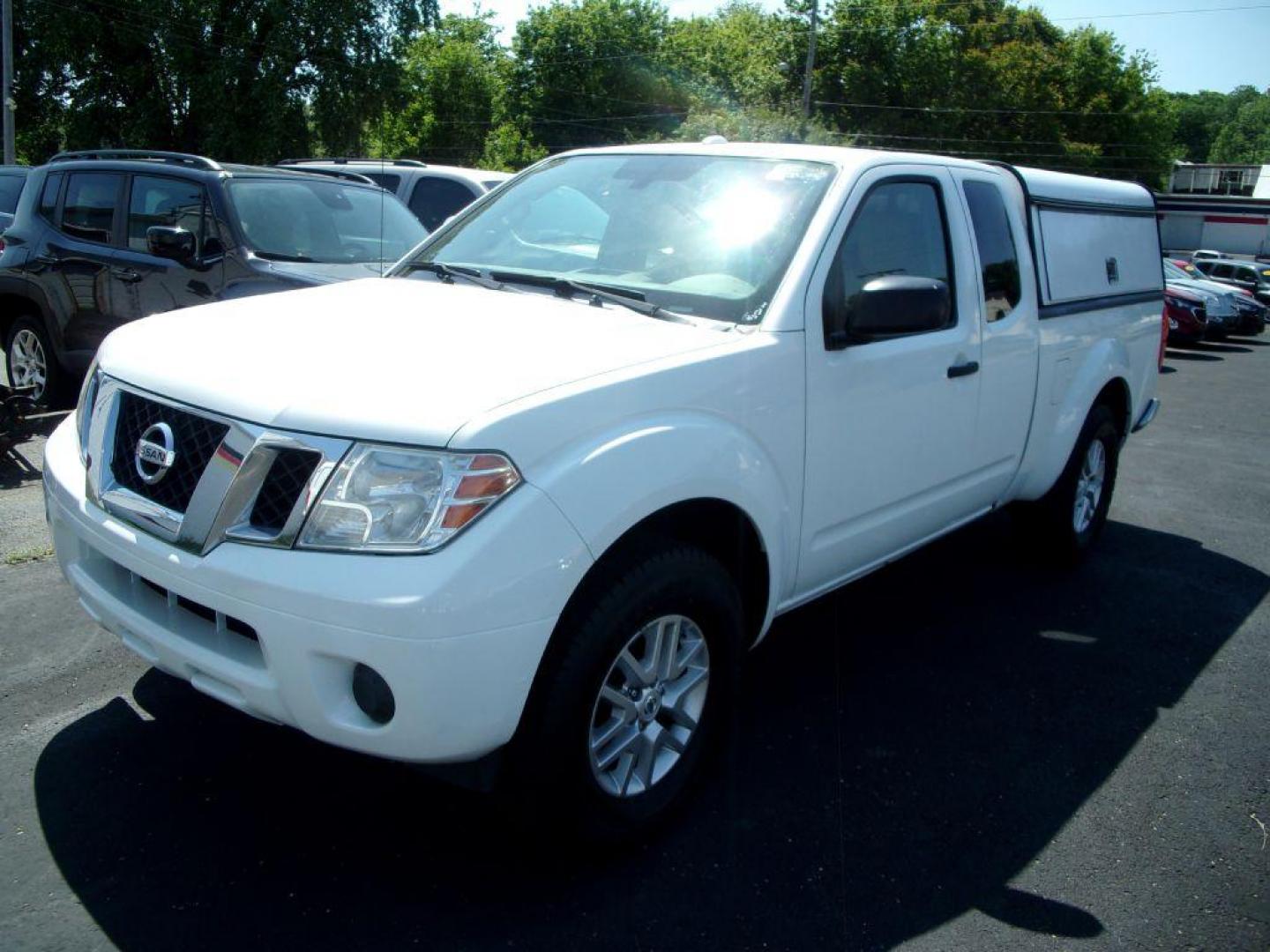 2015 WHITE NISSAN FRONTIER SV (1N6AD0CWXFN) with an 4.0L engine, Automatic transmission, located at 501 E. Columbia St., Springfield, OH, 45503, (800) 262-7122, 39.925262, -83.801796 - ***46 Service Records on Carfax***SV***4X4***Serviced and Detailed*** Jay North Auto has offered hand picked vehicles since 1965! Our customer's enjoy a NO pressure buying experience with a small town feel. All of our vehicles get fully inspected and detailed. We are a preferred dealer for many - Photo#1