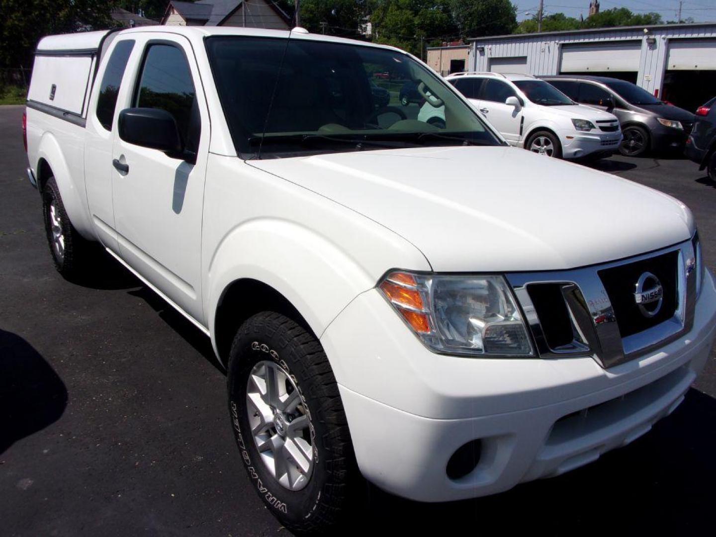 2015 WHITE NISSAN FRONTIER SV (1N6AD0CWXFN) with an 4.0L engine, Automatic transmission, located at 501 E. Columbia St., Springfield, OH, 45503, (800) 262-7122, 39.925262, -83.801796 - ***46 Service Records on Carfax***SV***4X4***Serviced and Detailed*** Jay North Auto has offered hand picked vehicles since 1965! Our customer's enjoy a NO pressure buying experience with a small town feel. All of our vehicles get fully inspected and detailed. We are a preferred dealer for many - Photo#6