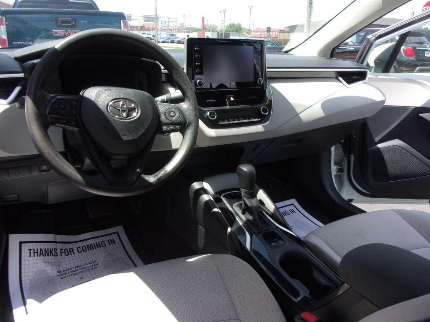 2020 WHITE TOYOTA COROLLA LE HYBRID (JTDEBRBE3LJ) with an 1.8L engine, Continuously Variable transmission, located at 501 E. Columbia St., Springfield, OH, 45503, (800) 262-7122, 39.925262, -83.801796 - Photo#12