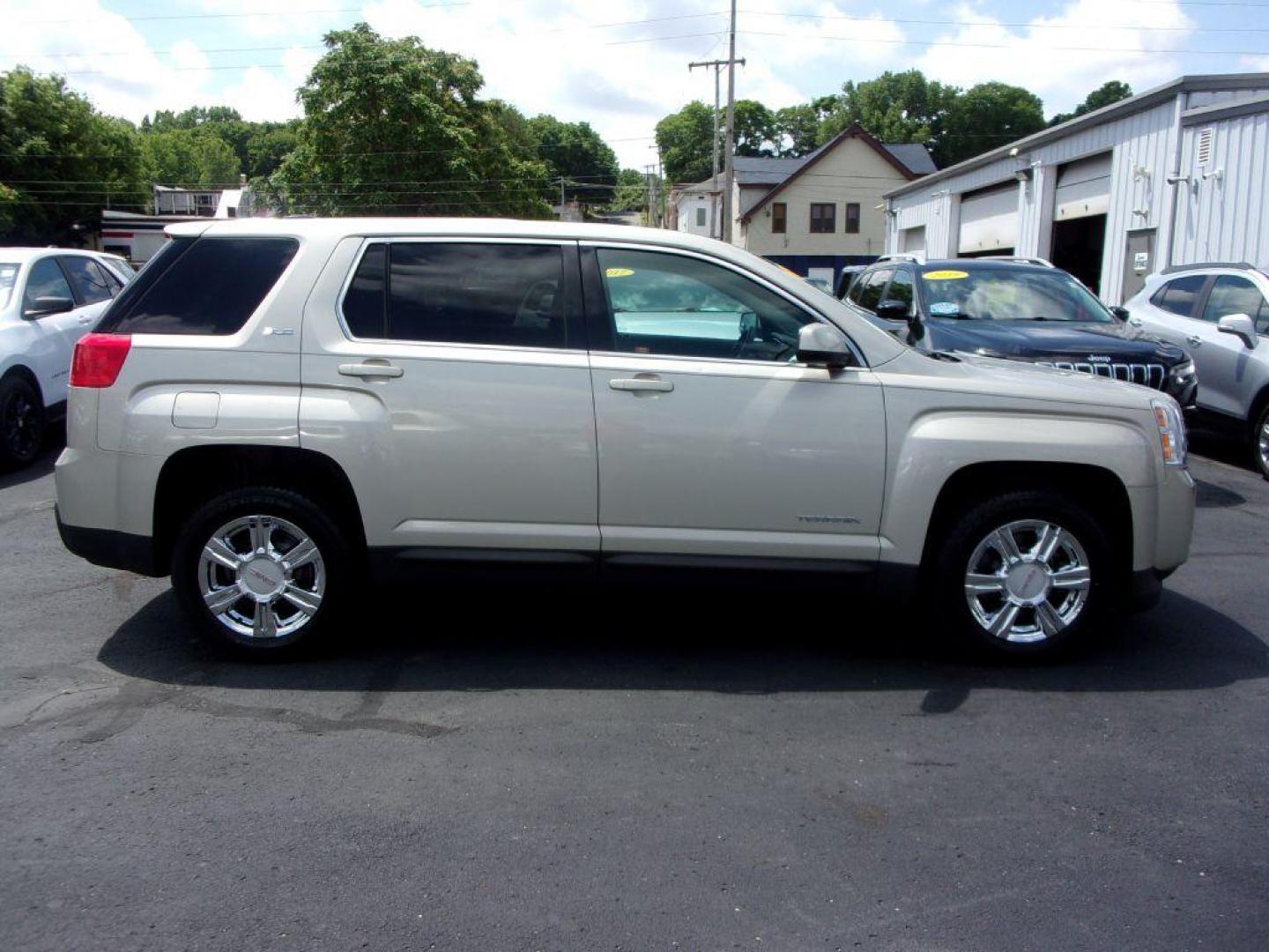 2015 GOLD GMC TERRAIN SLE (2GKALMEK4F6) with an 2.4L engine, Automatic transmission, located at 501 E. Columbia St., Springfield, OH, 45503, (800) 262-7122, 39.925262, -83.801796 - *** LOW MILEAGE *** Serviced and Detailed *** SLE *** Back Up Camera *** Jay North Auto has offered hand picked vehicles since 1965! Our customer's enjoy a NO pressure buying experience with a small town feel. All of our vehicles get fully inspected and detailed. We are a preferred dealer for ma - Photo#0