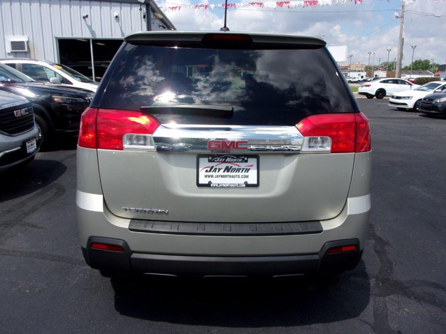 2015 GOLD GMC TERRAIN SLE (2GKALMEK4F6) with an 2.4L engine, Automatic transmission, located at 501 E. Columbia St., Springfield, OH, 45503, (800) 262-7122, 39.925262, -83.801796 - *** LOW MILEAGE *** Serviced and Detailed *** SLE *** Back Up Camera *** Jay North Auto has offered hand picked vehicles since 1965! Our customer's enjoy a NO pressure buying experience with a small town feel. All of our vehicles get fully inspected and detailed. We are a preferred dealer for ma - Photo#4