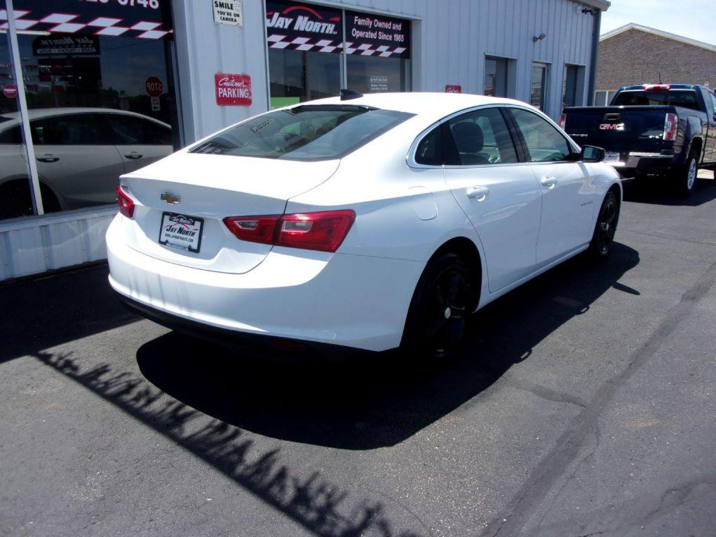 2022 WHITE CHEVROLET MALIBU LS (1G1ZB5ST0NF) with an 1.5L engine, Continuously Variable transmission, located at 501 E. Columbia St., Springfield, OH, 45503, (800) 262-7122, 39.925262, -83.801796 - ***1-Owner***Clean Carfax***LS***Remote Start***New Tires***Serviced and Detailed*** Jay North Auto has offered hand picked vehicles since 1965! Our customer's enjoy a NO pressure buying experience with a small town feel. All of our vehicles get fully inspected and detailed. We are a preferred - Photo#3