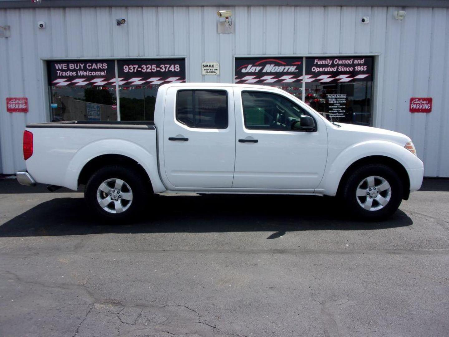 2012 WHITE NISSAN FRONTIER SV (1N6AD0ER4CC) with an 4.0L engine, Automatic transmission, located at 501 E. Columbia St., Springfield, OH, 45503, (800) 262-7122, 39.925262, -83.801796 - Photo#0