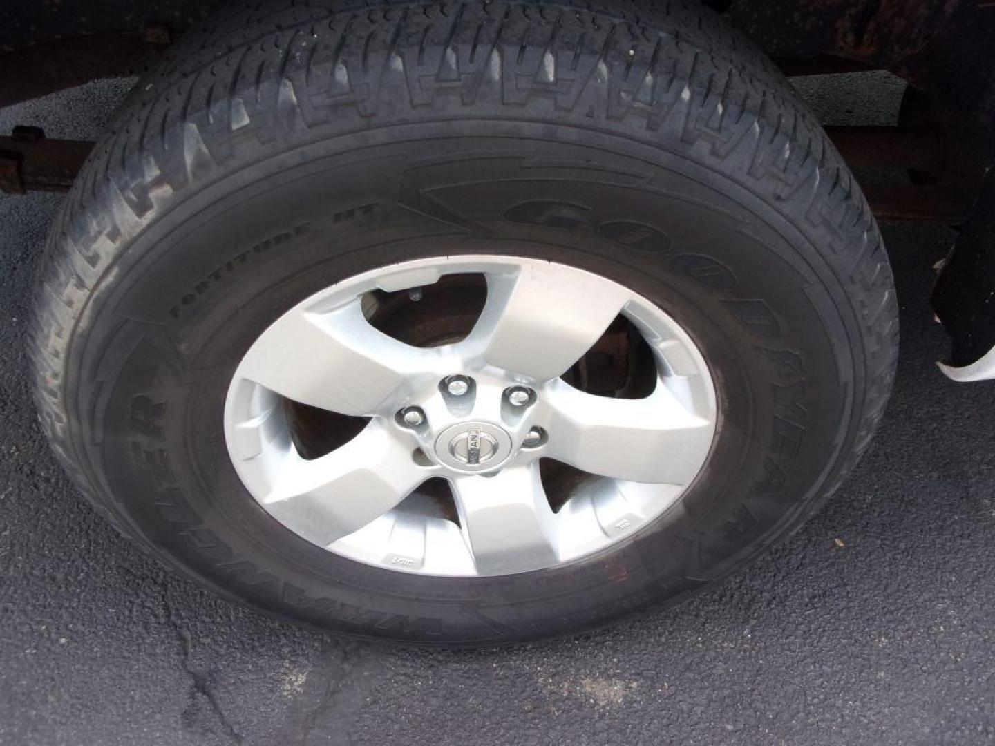 2012 WHITE NISSAN FRONTIER SV (1N6AD0ER4CC) with an 4.0L engine, Automatic transmission, located at 501 E. Columbia St., Springfield, OH, 45503, (800) 262-7122, 39.925262, -83.801796 - ***Clean Carfax***SV***Crew Cab***4.0 V6***Serviced and Detailed*** Jay North Auto has offered hand picked vehicles since 1965! Our customer's enjoy a NO pressure buying experience with a small town feel. All of our vehicles get fully inspected and detailed. We are a preferred dealer for many lo - Photo#20