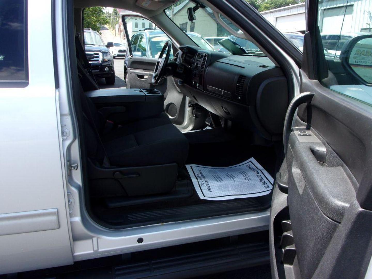 2012 SILVER CHEVROLET SILVERADO 1500 CREW CAB LT (3GCPCSE07CG) with an 5.3L engine, Automatic transmission, located at 501 E. Columbia St., Springfield, OH, 45503, (800) 262-7122, 39.925262, -83.801796 - *** LT *** 5.3L V8 RWD *** New Wheels and Tires *** Serviced *** Clean Carfax with 23 Service Records *** Crew Cab *** Jay North Auto has offered hand picked vehicles since 1965! Our customer's enjoy a NO pressure buying experience with a small town feel. All of our vehicles get fully inspecte - Photo#16