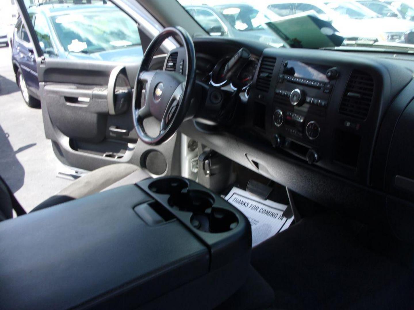 2012 SILVER CHEVROLET SILVERADO 1500 CREW CAB LT (3GCPCSE07CG) with an 5.3L engine, Automatic transmission, located at 501 E. Columbia St., Springfield, OH, 45503, (800) 262-7122, 39.925262, -83.801796 - *** LT *** 5.3L V8 RWD *** New Wheels and Tires *** Serviced *** Clean Carfax with 23 Service Records *** Crew Cab *** Jay North Auto has offered hand picked vehicles since 1965! Our customer's enjoy a NO pressure buying experience with a small town feel. All of our vehicles get fully inspecte - Photo#17