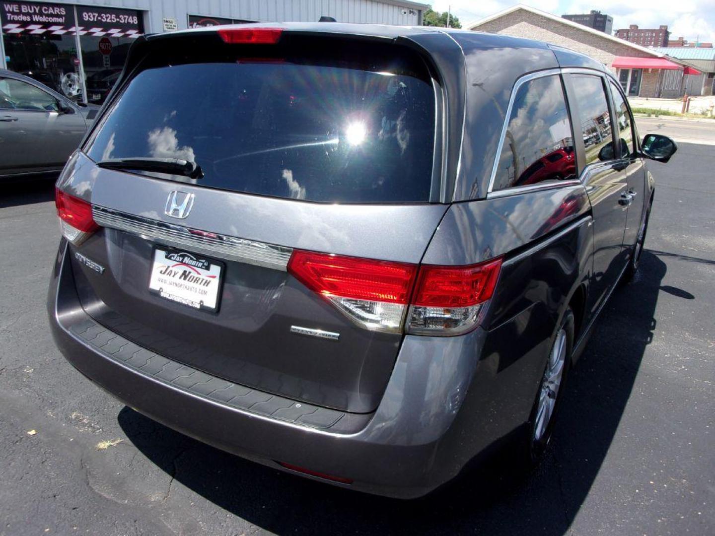 2016 GRAY HONDA ODYSSEY SE (5FNRL5H3XGB) with an 3.5L engine, Automatic transmission, located at 501 E. Columbia St., Springfield, OH, 45503, (800) 262-7122, 39.925262, -83.801796 - Photo#5