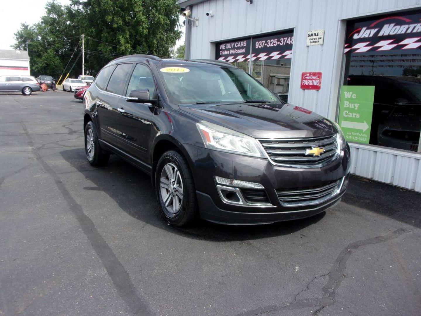 2015 GRAY CHEVROLET TRAVERSE LT (1GNKRGKD1FJ) with an 3.6L engine, Automatic transmission, located at 501 E. Columbia St., Springfield, OH, 45503, (800) 262-7122, 39.925262, -83.801796 - Photo#2