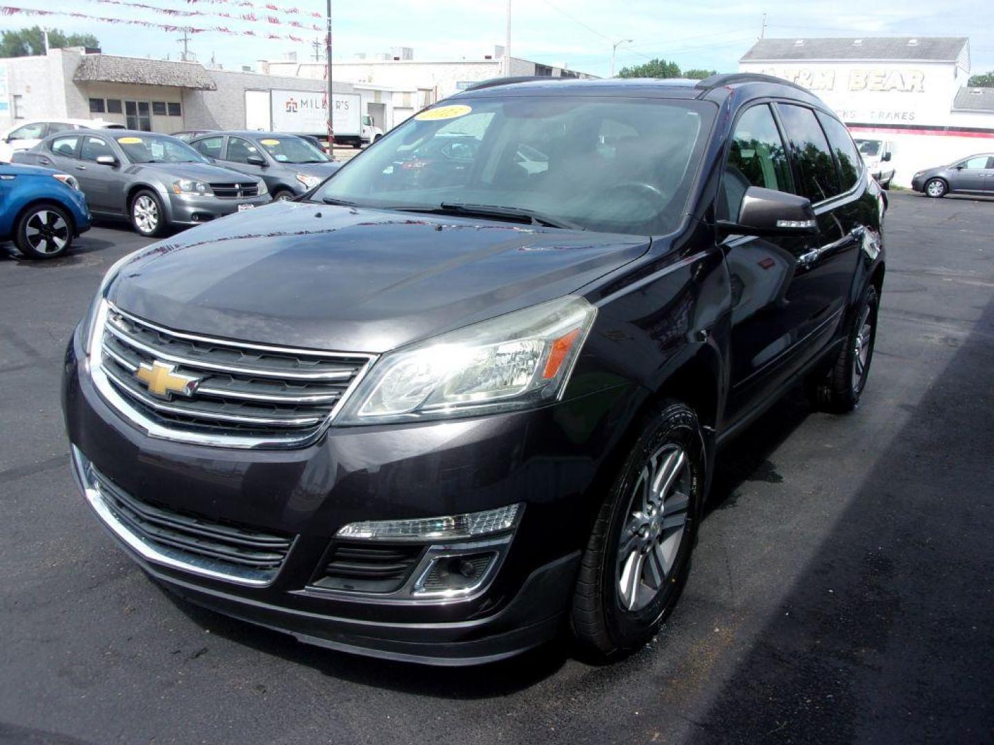 2015 GRAY CHEVROLET TRAVERSE LT (1GNKRGKD1FJ) with an 3.6L engine, Automatic transmission, located at 501 E. Columbia St., Springfield, OH, 45503, (800) 262-7122, 39.925262, -83.801796 - Photo#6