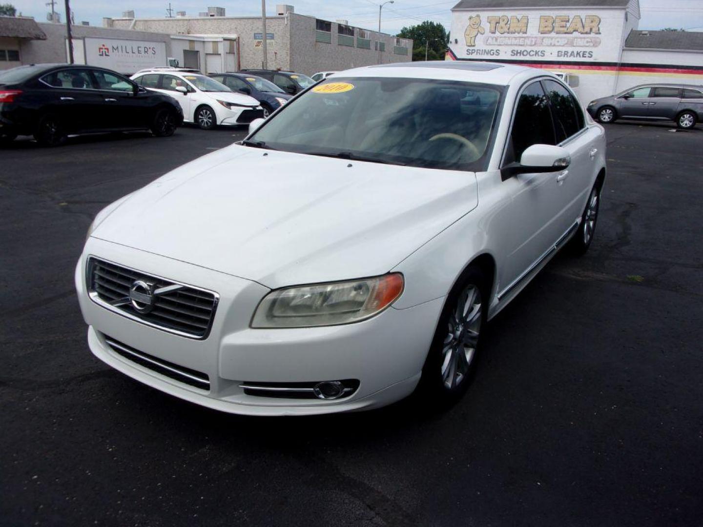 2010 WHITE VOLVO S80 3.2 (YV1982AS1A1) with an 3.2L engine, Automatic transmission, located at 501 E. Columbia St., Springfield, OH, 45503, (800) 262-7122, 39.925262, -83.801796 - ***Clean Carfax***S 80***3.2***Leather Seating***Moonroof***Serviced and Detailed*** Jay North Auto has offered hand picked vehicles since 1965! Our customer's enjoy a NO pressure buying experience with a small town feel. All of our vehicles get fully inspected and detailed. We are a preferred d - Photo#6