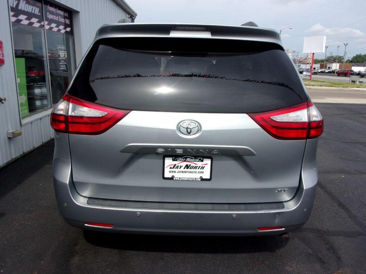 2015 GRAY TOYOTA SIENNA XLE (5TDYK3DC4FS) with an 3.5L engine, Automatic transmission, located at 501 E. Columbia St., Springfield, OH, 45503, (800) 262-7122, 39.925262, -83.801796 - ***1-Owner***Clean Carfax***XLE***Heated Leather Seating***Runroof***Captians Chairs***Power Doors***New Front Pads and Rotors***Serviced and Detailed*** Jay North Auto has offered hand picked vehicles since 1965! Our customer's enjoy a NO pressure buying experience with a small town feel. All o - Photo#4