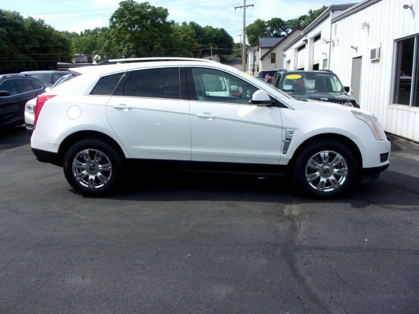 2010 WHITE CADILLAC SRX LUXURY COLLECTION (3GYFNAEY6AS) with an 3.0L engine, Automatic transmission, located at 501 E. Columbia St., Springfield, OH, 45503, (800) 262-7122, 39.925262, -83.801796 - Photo#0