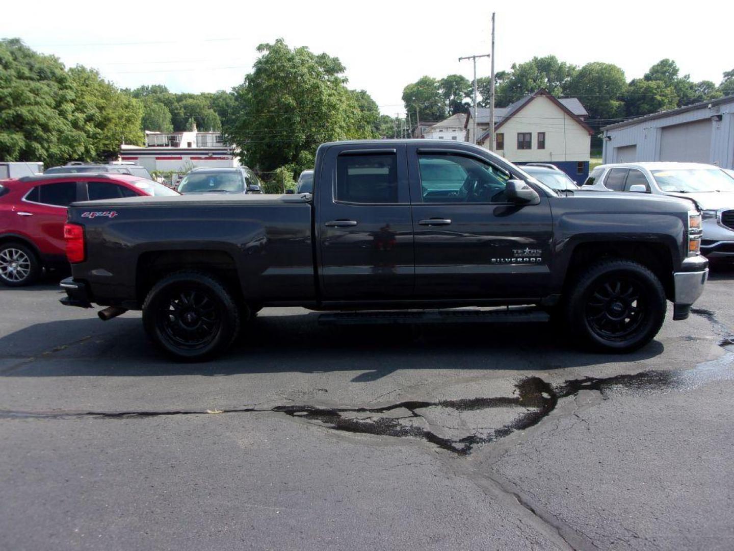 2014 GRAY CHEVROLET SILVERADO 1500 LT (1GCVKREH4EZ) with an 4.3L engine, Automatic transmission, located at 501 E. Columbia St., Springfield, OH, 45503, (800) 262-7122, 39.925262, -83.801796 - Photo#0