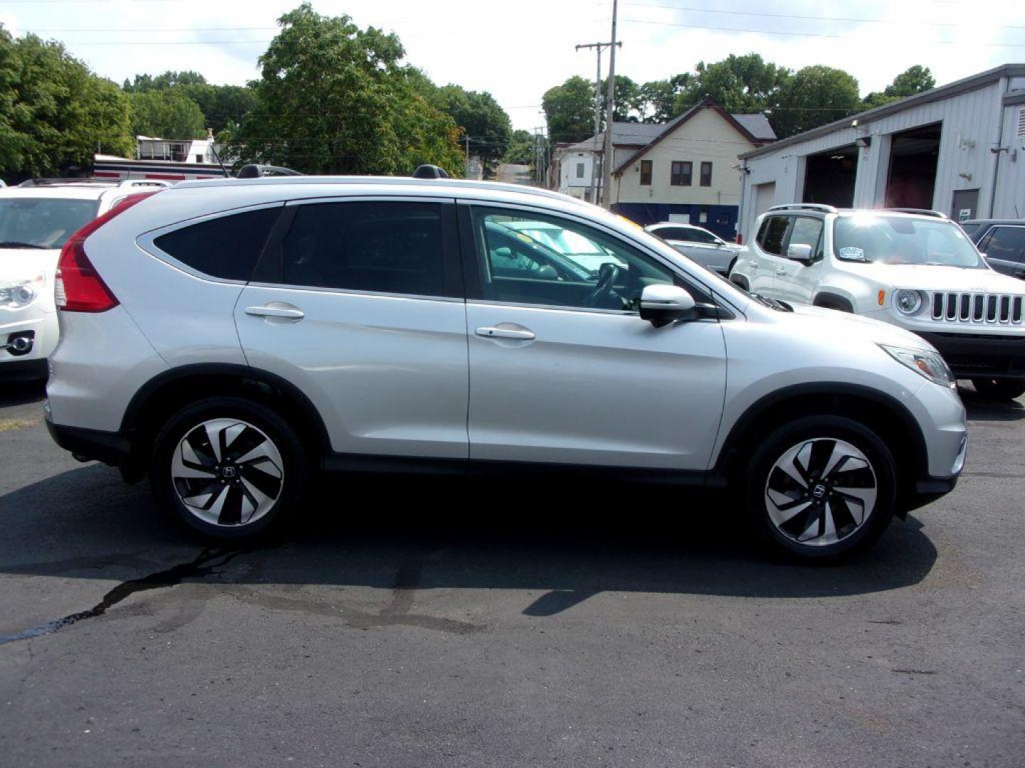 2015 SILVER HONDA CR-V TOURING (5J6RM4H92FL) with an 2.4L engine, Continuously Variable transmission, located at 501 E. Columbia St., Springfield, OH, 45503, (800) 262-7122, 39.925262, -83.801796 - *** 1 Owner Clean CarFax *** Updated Timing Chain and Phaser *** New Tires *** EX-L *** Touring *** AWD *** Back Up Camera *** Moonroof *** Loaded *** Jay North Auto has offered hand picked vehicles since 1965! Our customer's enjoy a NO pressure buying experience with a small town feel. All of - Photo#0