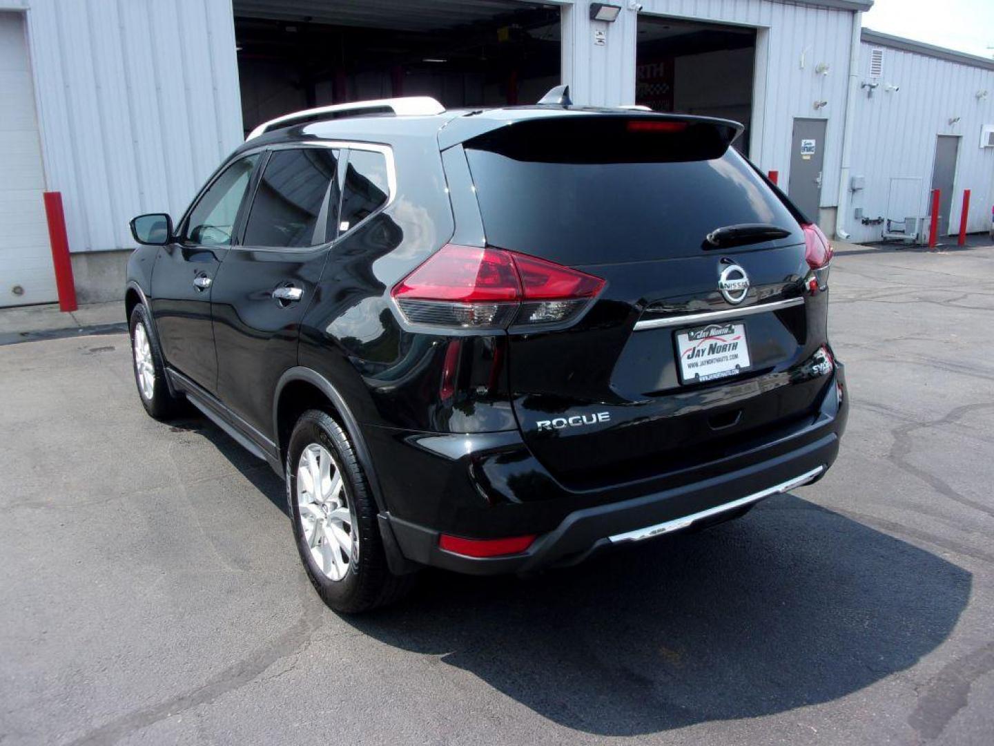 2020 BLACK NISSAN ROGUE SV (5N1AT2MV9LC) with an 2.5L engine, Continuously Variable transmission, located at 501 E. Columbia St., Springfield, OH, 45503, (800) 262-7122, 39.925262, -83.801796 - Photo#5