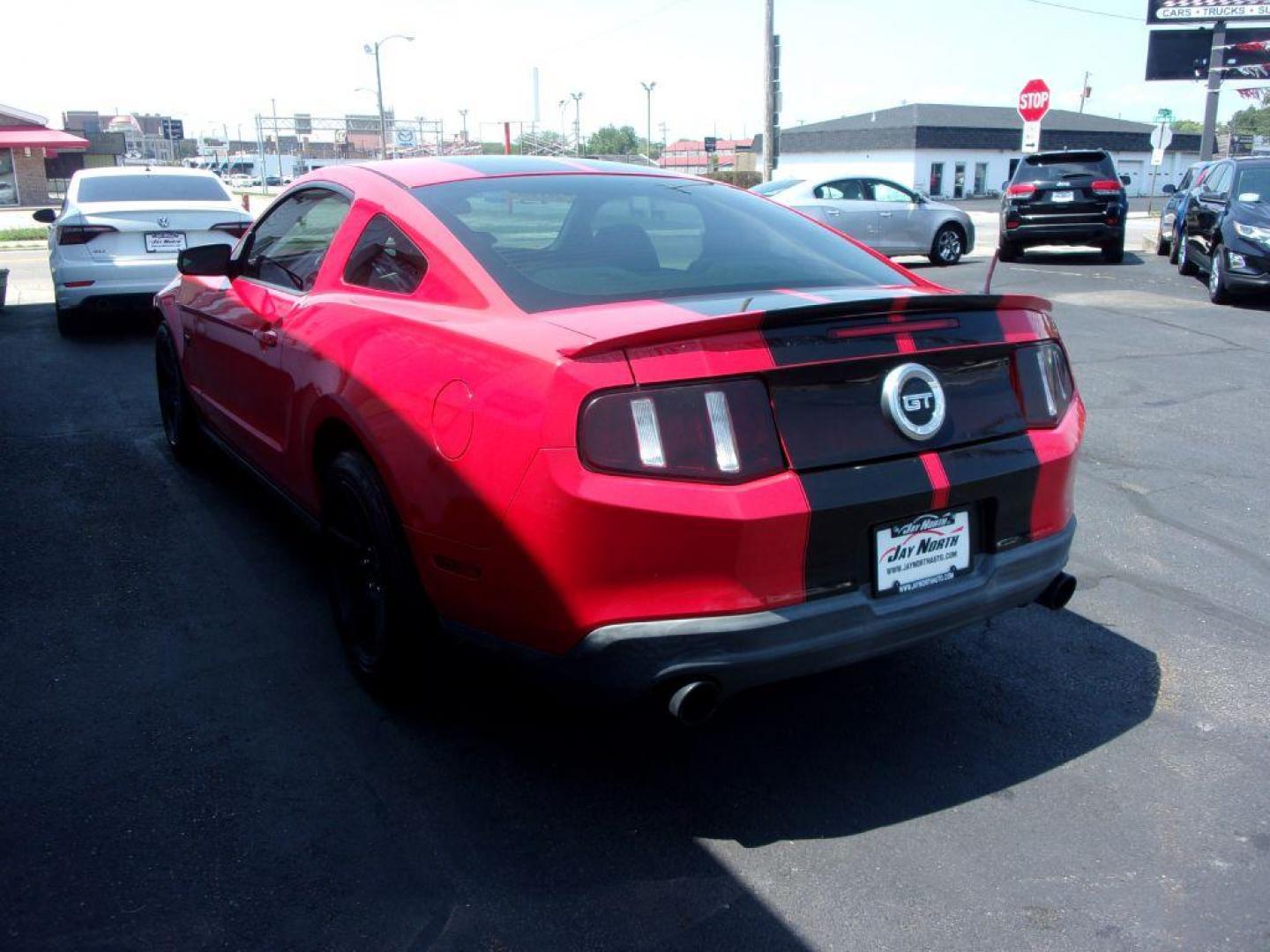 2010 RED FORD MUSTANG GT (1ZVBP8CHXA5) with an 4.6L engine, 5-Speed Manual transmission, located at 501 E. Columbia St., Springfield, OH, 45503, (800) 262-7122, 39.925262, -83.801796 - Photo#5