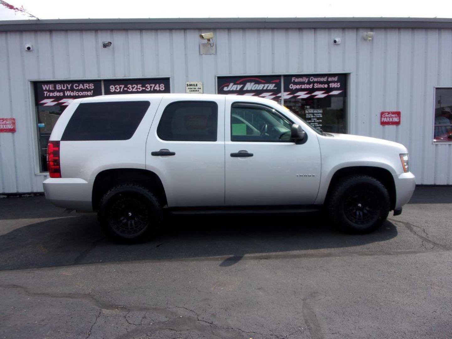 2014 SILVER CHEVROLET TAHOE 1500 (1GNSK4E05ER) with an 5.3L engine, Automatic transmission, located at 501 E. Columbia St., Springfield, OH, 45503, (800) 262-7122, 39.925262, -83.801796 - ***Only 69k Miles***Tahoe Fleet***5.3L V8***4X4***New Wheels and Tires***Serviced and Detailed*** Jay North Auto has offered hand picked vehicles since 1965! Our customer's enjoy a NO pressure buying experience with a small town feel. All of our vehicles get fully inspected and detailed. We are - Photo#0