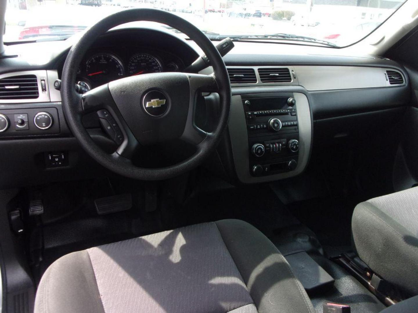 2014 SILVER CHEVROLET TAHOE 1500 (1GNSK4E05ER) with an 5.3L engine, Automatic transmission, located at 501 E. Columbia St., Springfield, OH, 45503, (800) 262-7122, 39.925262, -83.801796 - ***Only 69k Miles***Tahoe Fleet***5.3L V8***4X4***New Wheels and Tires***Serviced and Detailed*** Jay North Auto has offered hand picked vehicles since 1965! Our customer's enjoy a NO pressure buying experience with a small town feel. All of our vehicles get fully inspected and detailed. We are - Photo#11