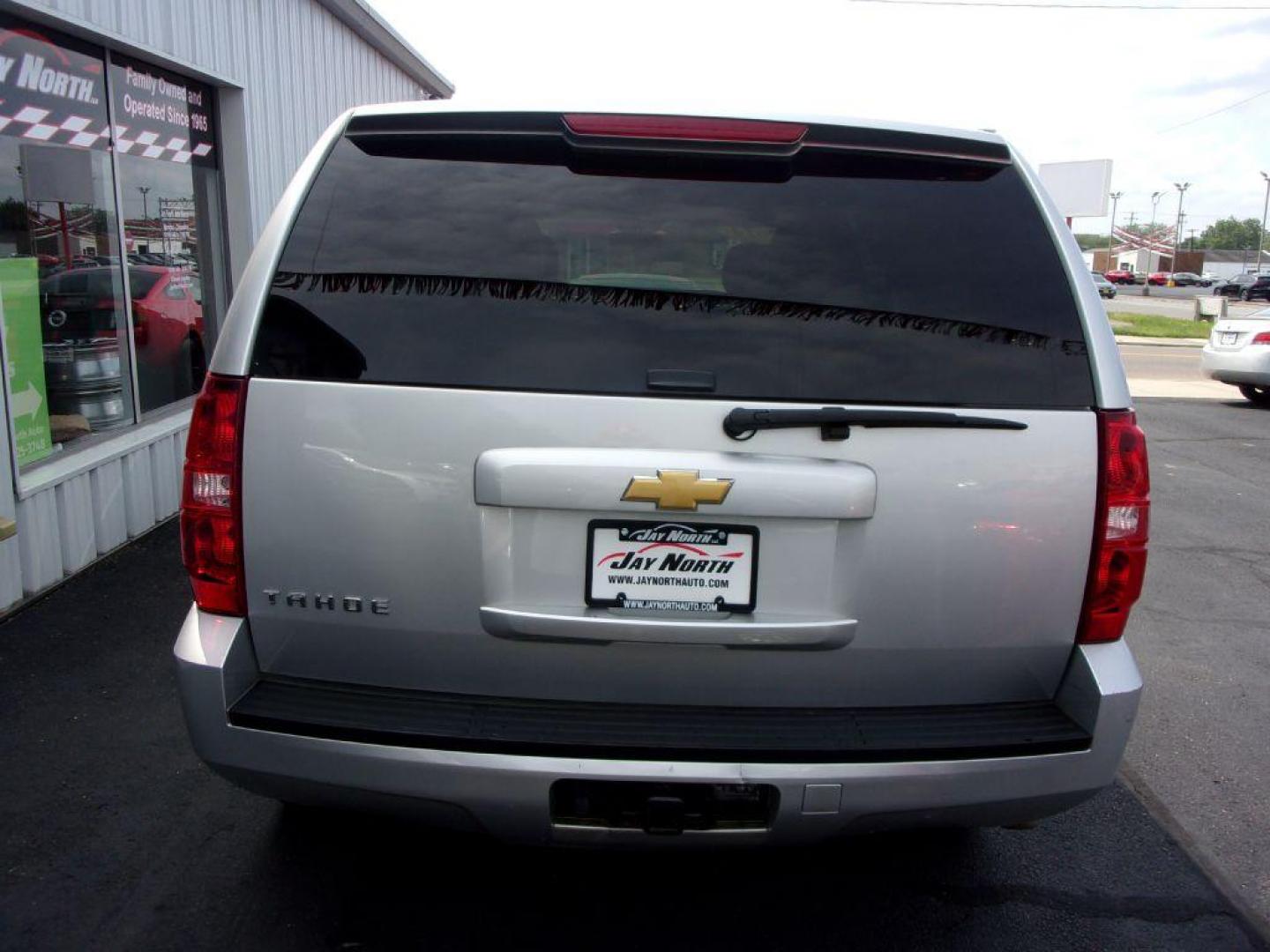 2014 SILVER CHEVROLET TAHOE 1500 (1GNSK4E05ER) with an 5.3L engine, Automatic transmission, located at 501 E. Columbia St., Springfield, OH, 45503, (800) 262-7122, 39.925262, -83.801796 - ***Only 69k Miles***Tahoe Fleet***5.3L V8***4X4***New Wheels and Tires***Serviced and Detailed*** Jay North Auto has offered hand picked vehicles since 1965! Our customer's enjoy a NO pressure buying experience with a small town feel. All of our vehicles get fully inspected and detailed. We are - Photo#4