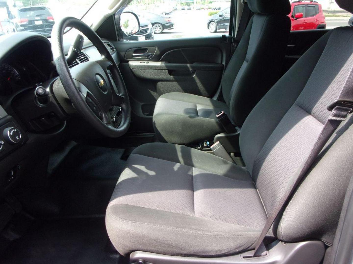 2014 SILVER CHEVROLET TAHOE 1500 (1GNSK4E05ER) with an 5.3L engine, Automatic transmission, located at 501 E. Columbia St., Springfield, OH, 45503, (800) 262-7122, 39.925262, -83.801796 - ***Only 69k Miles***Tahoe Fleet***5.3L V8***4X4***New Wheels and Tires***Serviced and Detailed*** Jay North Auto has offered hand picked vehicles since 1965! Our customer's enjoy a NO pressure buying experience with a small town feel. All of our vehicles get fully inspected and detailed. We are - Photo#8