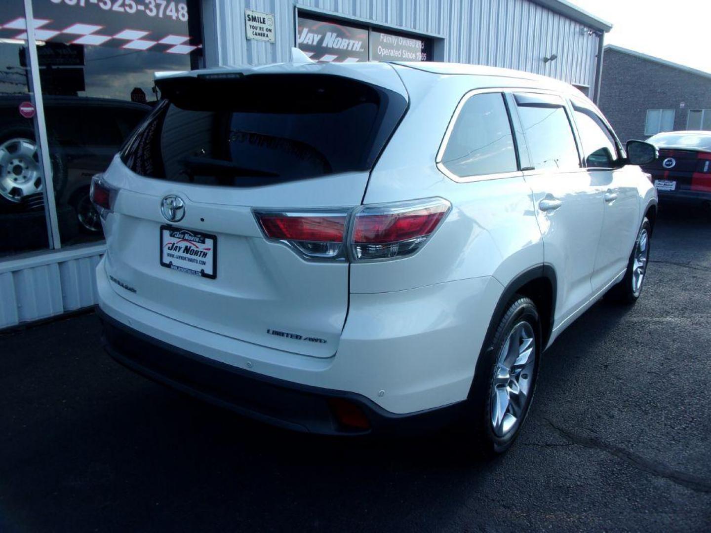 2015 WHITE TOYOTA HIGHLANDER LIMITED (5TDDKRFH4FS) with an 3.5L engine, Automatic transmission, located at 501 E. Columbia St., Springfield, OH, 45503, (800) 262-7122, 39.925262, -83.801796 - *** Limited *** Loaded *** JBL Audio w/ Touchscreen and Navigation *** Heated and Cooled Leather *** Back Up Camera *** Moonroof *** 3rd Row Seating *** 2nd Row Captain seats *** AWD *** V6 *** Serviced and Detailed *** BSM not working *** Good Service History *** Drives Great *** Jay North Auto - Photo#7