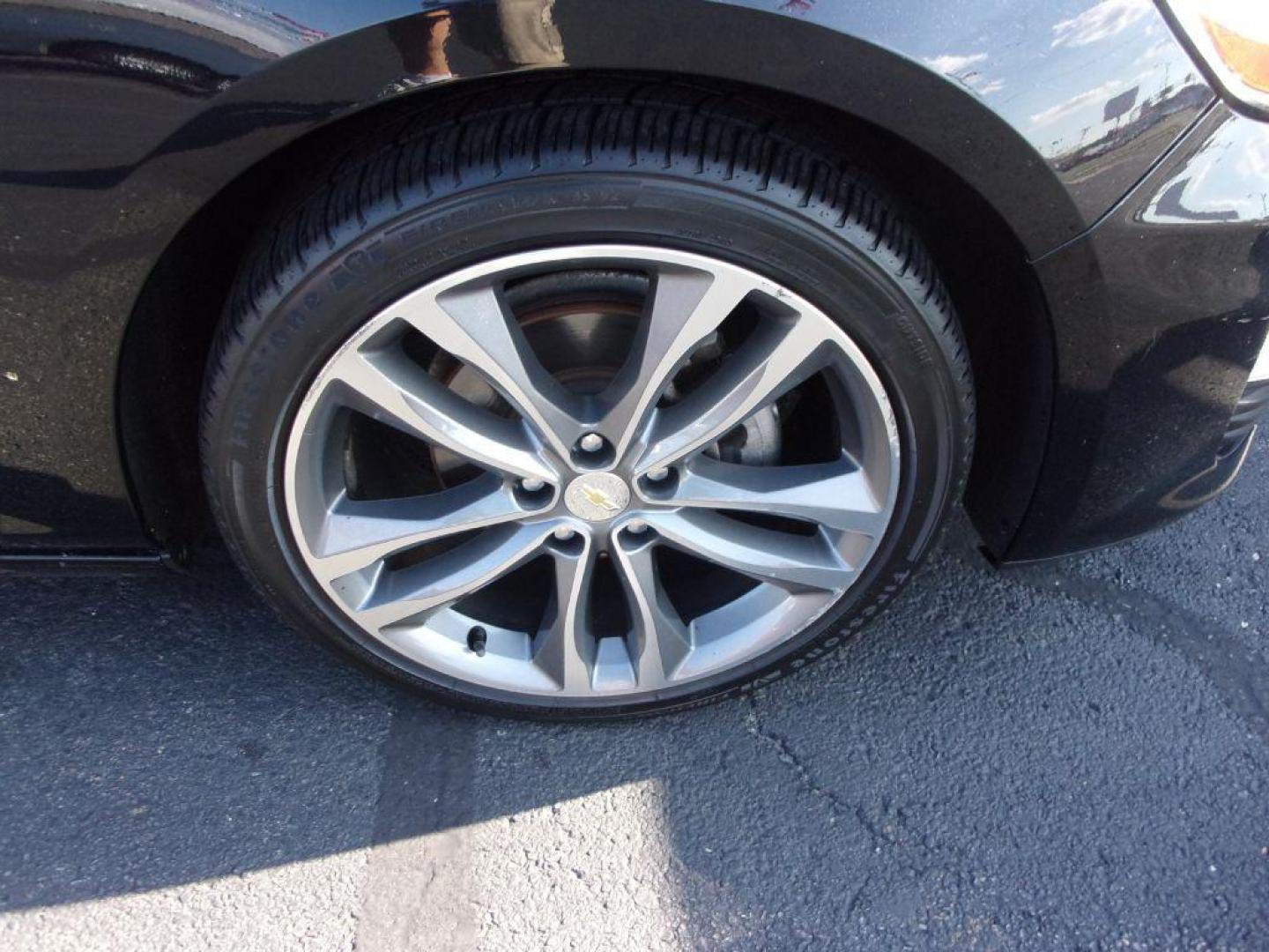 2021 BLACK CHEVROLET MALIBU LT (1G1ZD5ST4MF) with an 1.5L engine, Continuously Variable transmission, located at 501 E. Columbia St., Springfield, OH, 45503, (800) 262-7122, 39.925262, -83.801796 - ***LT***Back-up Camera***Power Seat***Serviced and Detailed*** Jay North Auto has offered hand picked vehicles since 1965! Our customer's enjoy a NO pressure buying experience with a small town feel. All of our vehicles get fully inspected and detailed. We are a preferred dealer for many local c - Photo#1