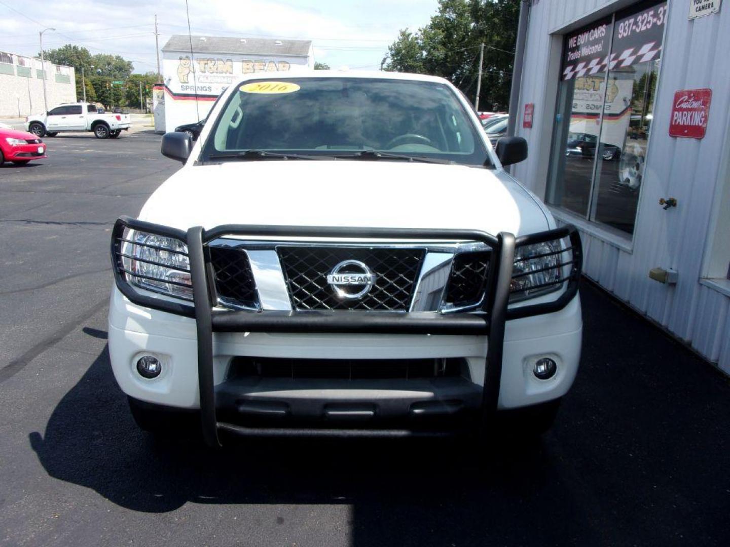 2016 WHITE NISSAN FRONTIER SV (1N6AD0EV1GN) with an 4.0L engine, Automatic transmission, located at 501 E. Columbia St., Springfield, OH, 45503, (800) 262-7122, 39.925262, -83.801796 - Photo#1