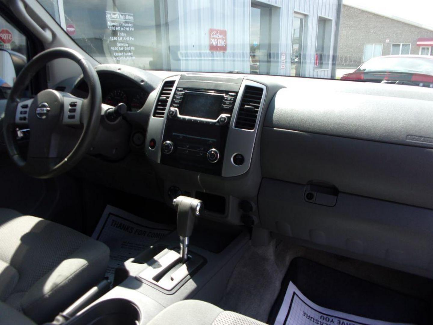 2016 WHITE NISSAN FRONTIER SV (1N6AD0EV1GN) with an 4.0L engine, Automatic transmission, located at 501 E. Columbia St., Springfield, OH, 45503, (800) 262-7122, 39.925262, -83.801796 - Photo#19