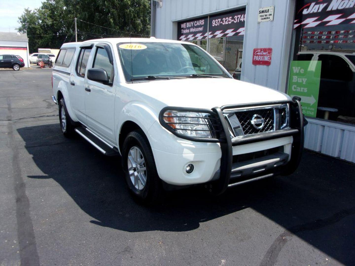 2016 WHITE NISSAN FRONTIER SV (1N6AD0EV1GN) with an 4.0L engine, Automatic transmission, located at 501 E. Columbia St., Springfield, OH, 45503, (800) 262-7122, 39.925262, -83.801796 - Photo#2