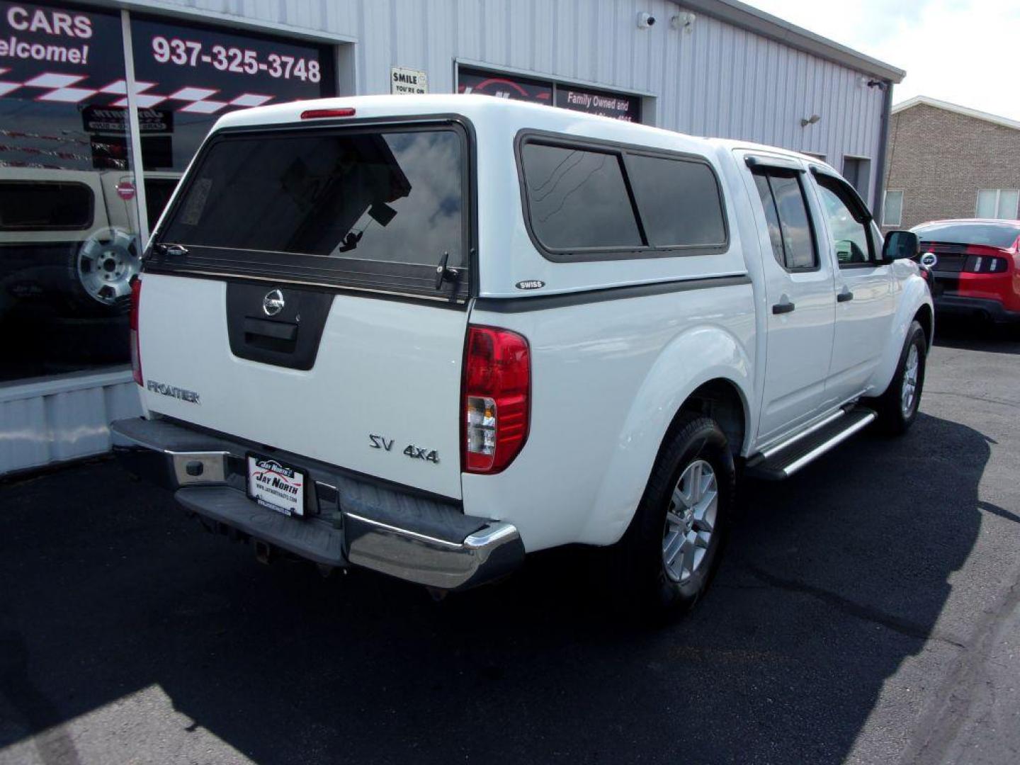 2016 WHITE NISSAN FRONTIER SV (1N6AD0EV1GN) with an 4.0L engine, Automatic transmission, located at 501 E. Columbia St., Springfield, OH, 45503, (800) 262-7122, 39.925262, -83.801796 - Photo#3