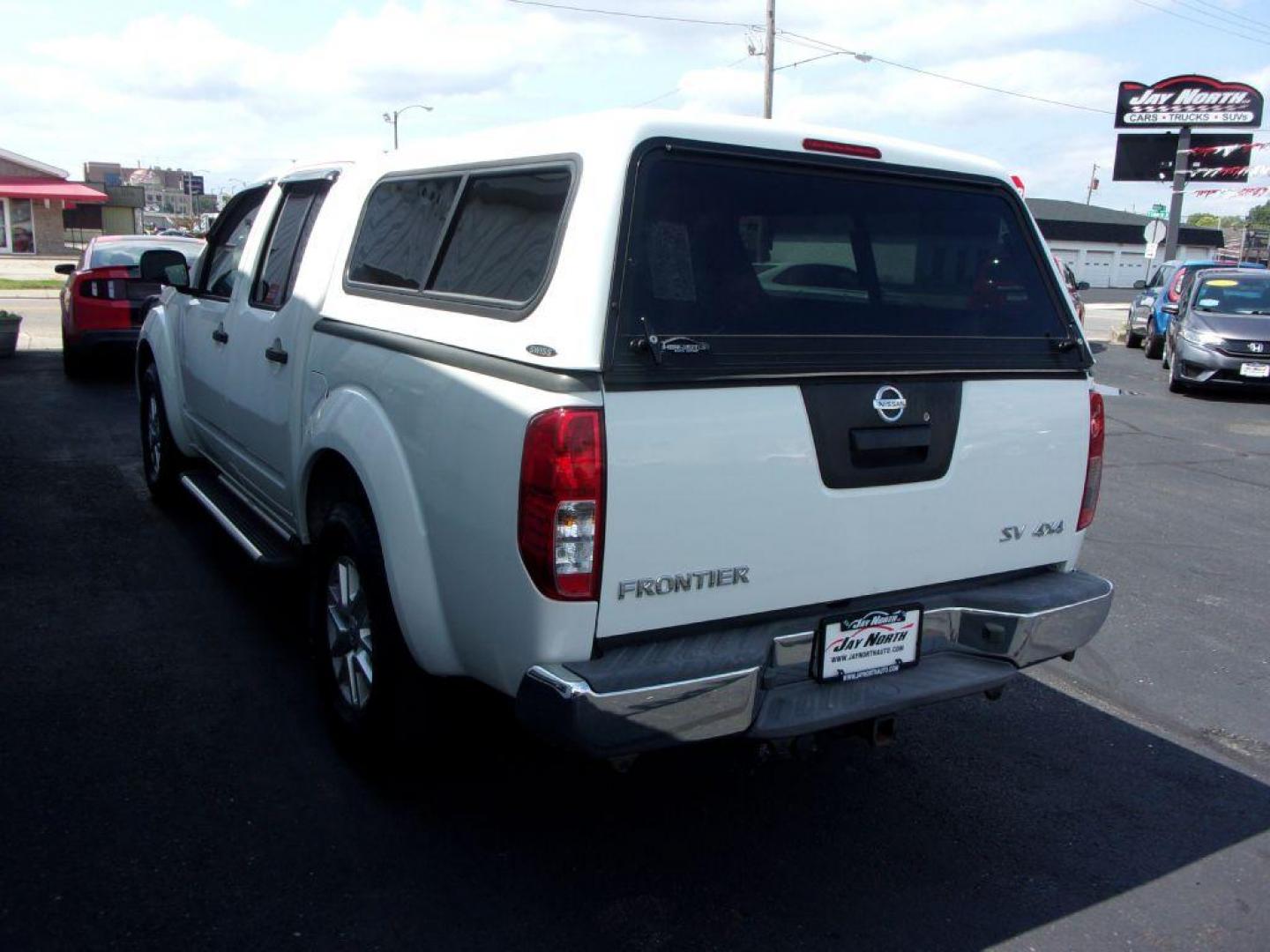 2016 WHITE NISSAN FRONTIER SV (1N6AD0EV1GN) with an 4.0L engine, Automatic transmission, located at 501 E. Columbia St., Springfield, OH, 45503, (800) 262-7122, 39.925262, -83.801796 - Photo#5