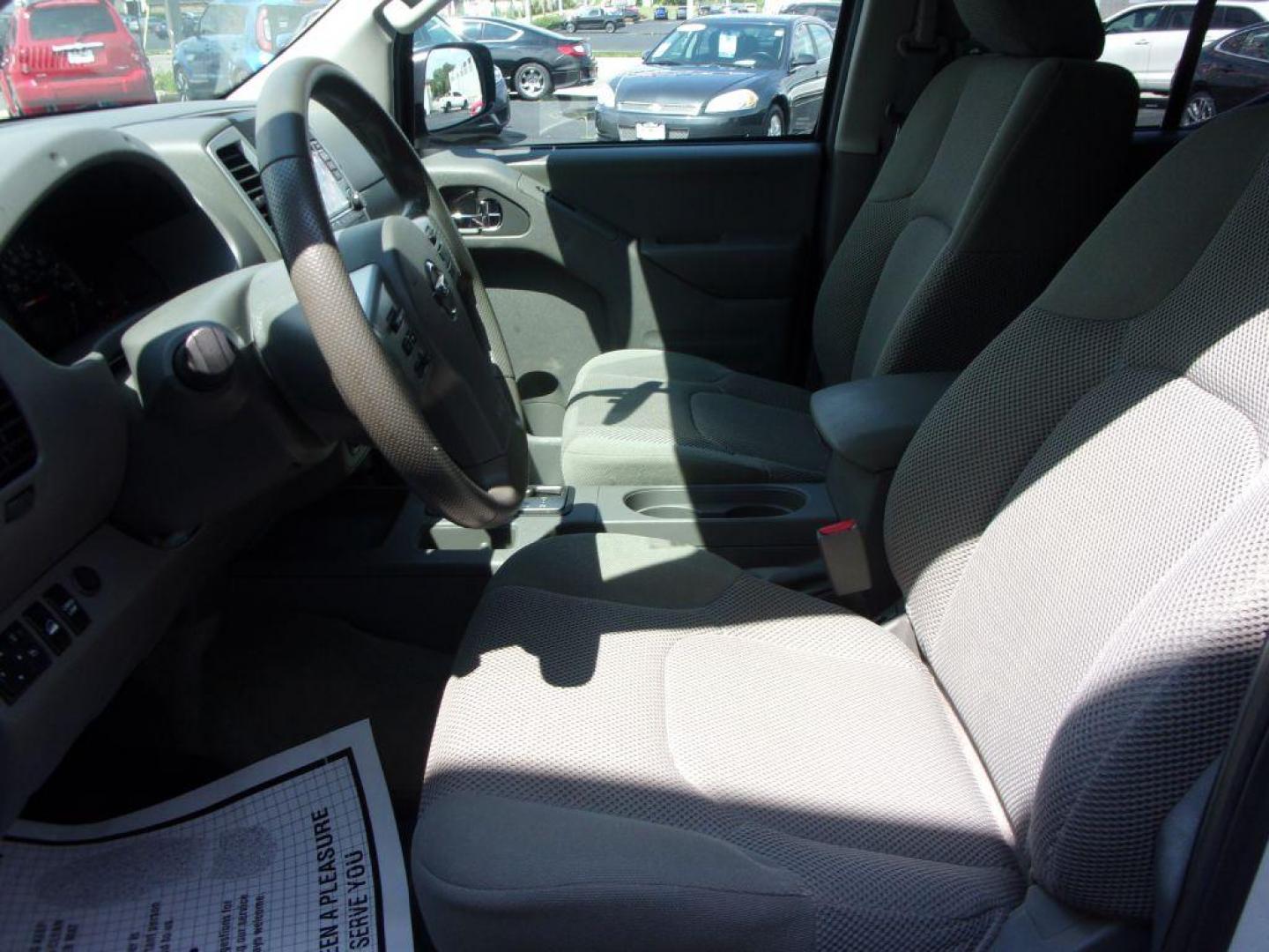 2016 WHITE NISSAN FRONTIER SV (1N6AD0EV1GN) with an 4.0L engine, Automatic transmission, located at 501 E. Columbia St., Springfield, OH, 45503, (800) 262-7122, 39.925262, -83.801796 - Photo#8