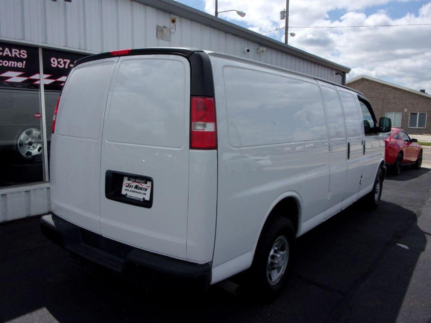 2017 WHITE CHEVROLET EXPRESS G3500 EXTENDED CARGO VAN (1GCZGHFG1H1) with an 6.0L engine, Automatic transmission, located at 501 E. Columbia St., Springfield, OH, 45503, (800) 262-7122, 39.925262, -83.801796 - *** 1 Owner *** 6.0L V8 *** 3500 *** Serviced *** Jay North Auto has offered hand picked vehicles since 1965! Our customer's enjoy a NO pressure buying experience with a small town feel. All of our vehicles get fully inspected and detailed. We are a preferred dealer for many local credit unions - Photo#3