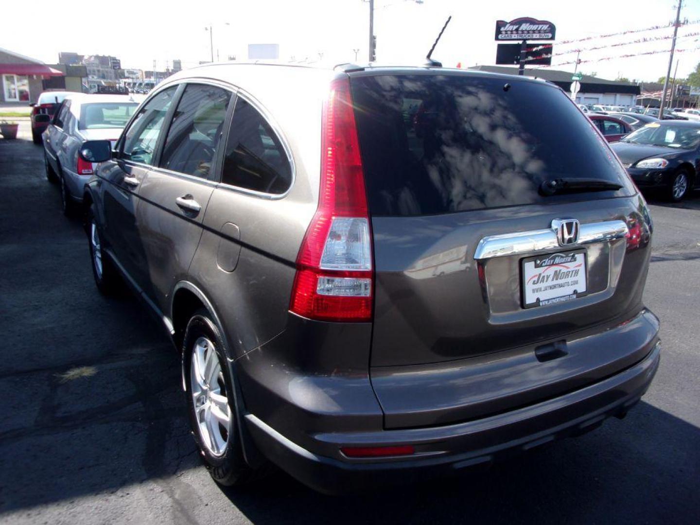 2010 GRAY HONDA CR-V EXL (5J6RE4H7XAL) with an 2.4L engine, Automatic transmission, located at 501 E. Columbia St., Springfield, OH, 45503, (800) 262-7122, 39.925262, -83.801796 - Photo#3