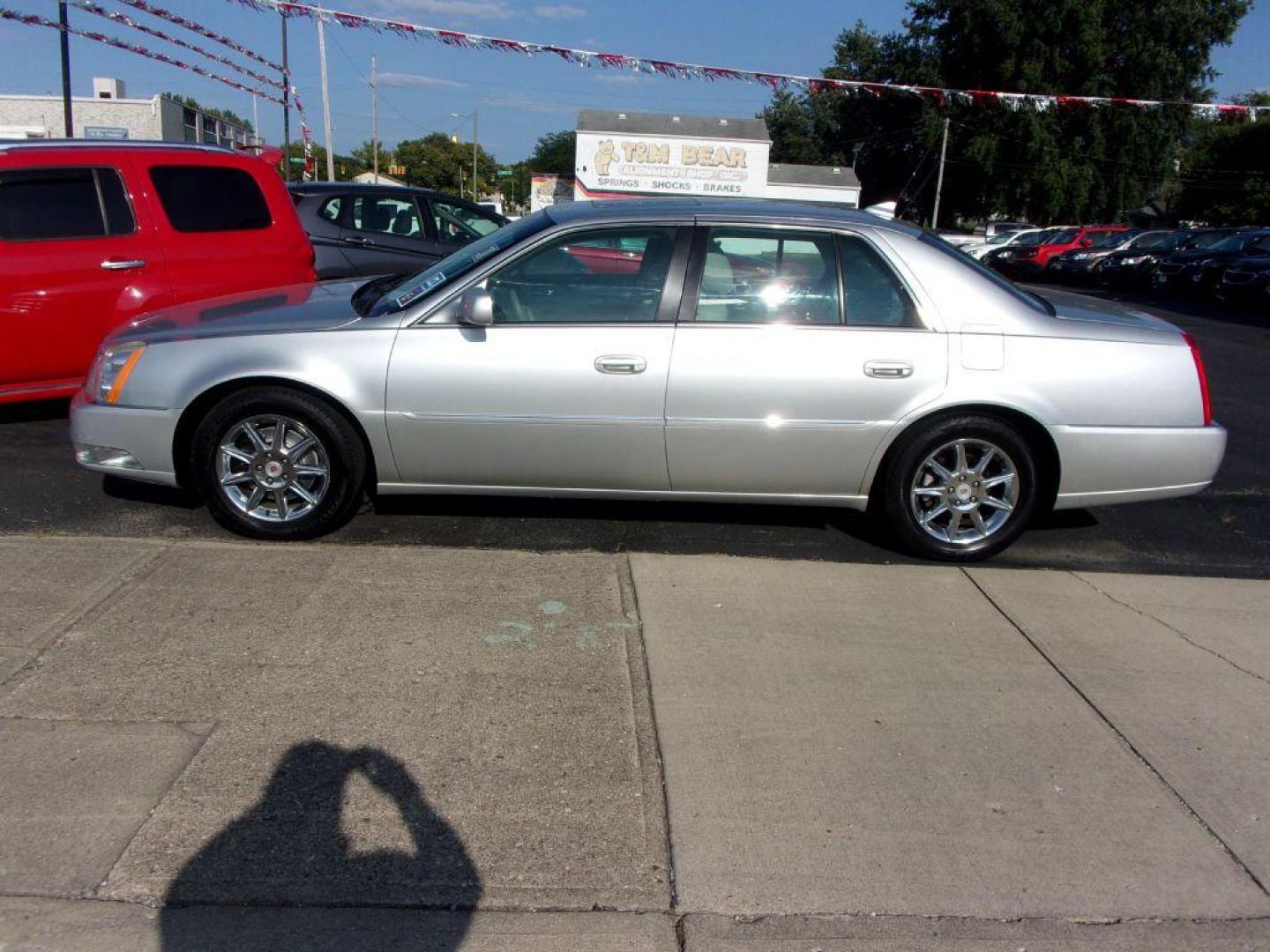 2010 SILVER CADILLAC DTS LUXURY COLLECTION (1G6KD5EYXAU) with an 4.6L engine, Automatic transmission, located at 501 E. Columbia St., Springfield, OH, 45503, (800) 262-7122, 39.925262, -83.801796 - *** Serviced and Detailed *** Luxury Collection *** V8 *** Moonroof *** Leather ***Remote Start*** Clean CarFax *** NICE *** Jay North Auto has offered hand picked vehicles since 1965! Our customer's enjoy a NO pressure buying experience with a small town feel. All of our vehicles get fully insp - Photo#0