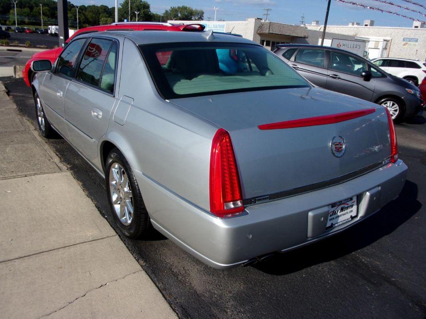 2010 SILVER CADILLAC DTS LUXURY COLLECTION (1G6KD5EYXAU) with an 4.6L engine, Automatic transmission, located at 501 E. Columbia St., Springfield, OH, 45503, (800) 262-7122, 39.925262, -83.801796 - *** Serviced and Detailed *** Luxury Collection *** V8 *** Moonroof *** Leather ***Remote Start*** Clean CarFax *** NICE *** Jay North Auto has offered hand picked vehicles since 1965! Our customer's enjoy a NO pressure buying experience with a small town feel. All of our vehicles get fully insp - Photo#2