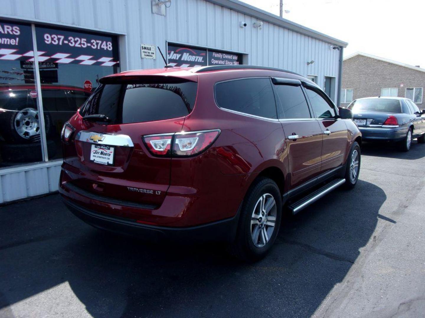 2015 RED CHEVROLET TRAVERSE LT (1GNKVGKDXFJ) with an 3.6L engine, Automatic transmission, located at 501 E. Columbia St., Springfield, OH, 45503, (800) 262-7122, 39.925262, -83.801796 - Photo#3