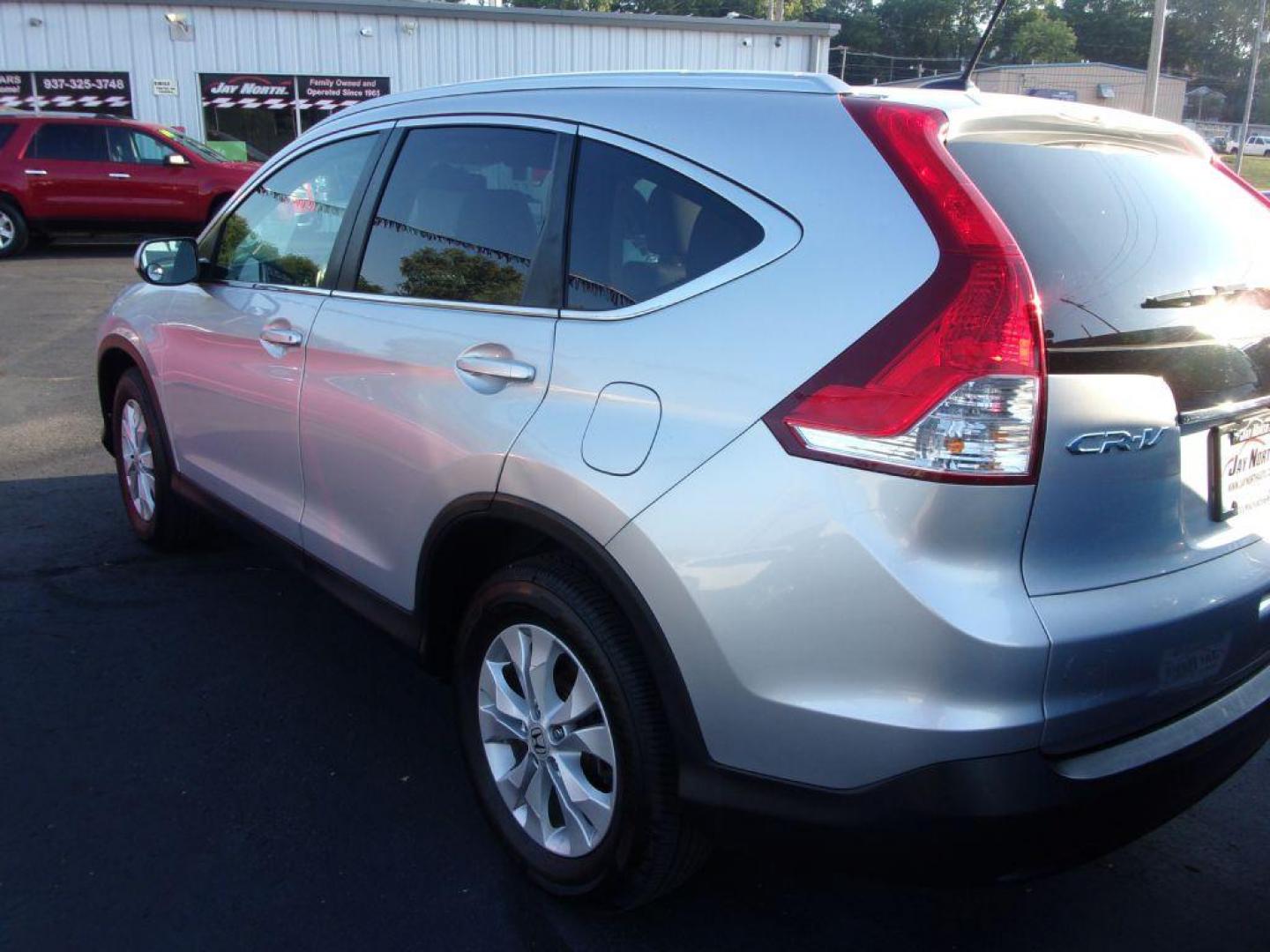 2014 SILVER HONDA CR-V EXL (2HKRM4H71EH) with an 2.4L engine, Automatic transmission, located at 501 E. Columbia St., Springfield, OH, 45503, (800) 262-7122, 39.925262, -83.801796 - Photo#5