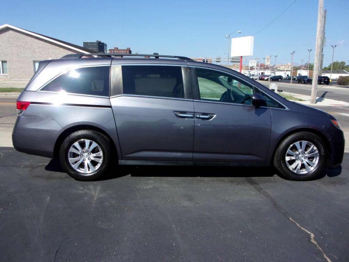 2015 GRAY HONDA ODYSSEY EXL (5FNRL5H63FB) with an 3.5L engine, Automatic transmission, located at 501 E. Columbia St., Springfield, OH, 45503, (800) 262-7122, 39.925262, -83.801796 - *** 1 Owner *** EX -L *** Leather *** Moonroof *** Premium Audio *** NICE!!! *** Serviced and Detailed *** Jay North Auto has offered hand picked vehicles since 1965! Our customer's enjoy a NO pressure buying experience with a small town feel. All of our vehicles get fully inspected and detaile - Photo#0